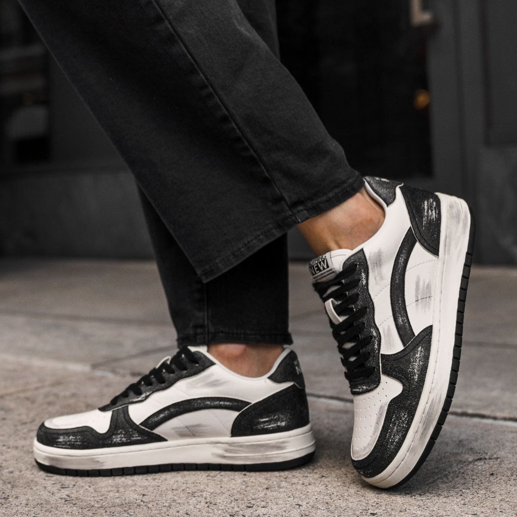 Women's Cross Court | Black x White