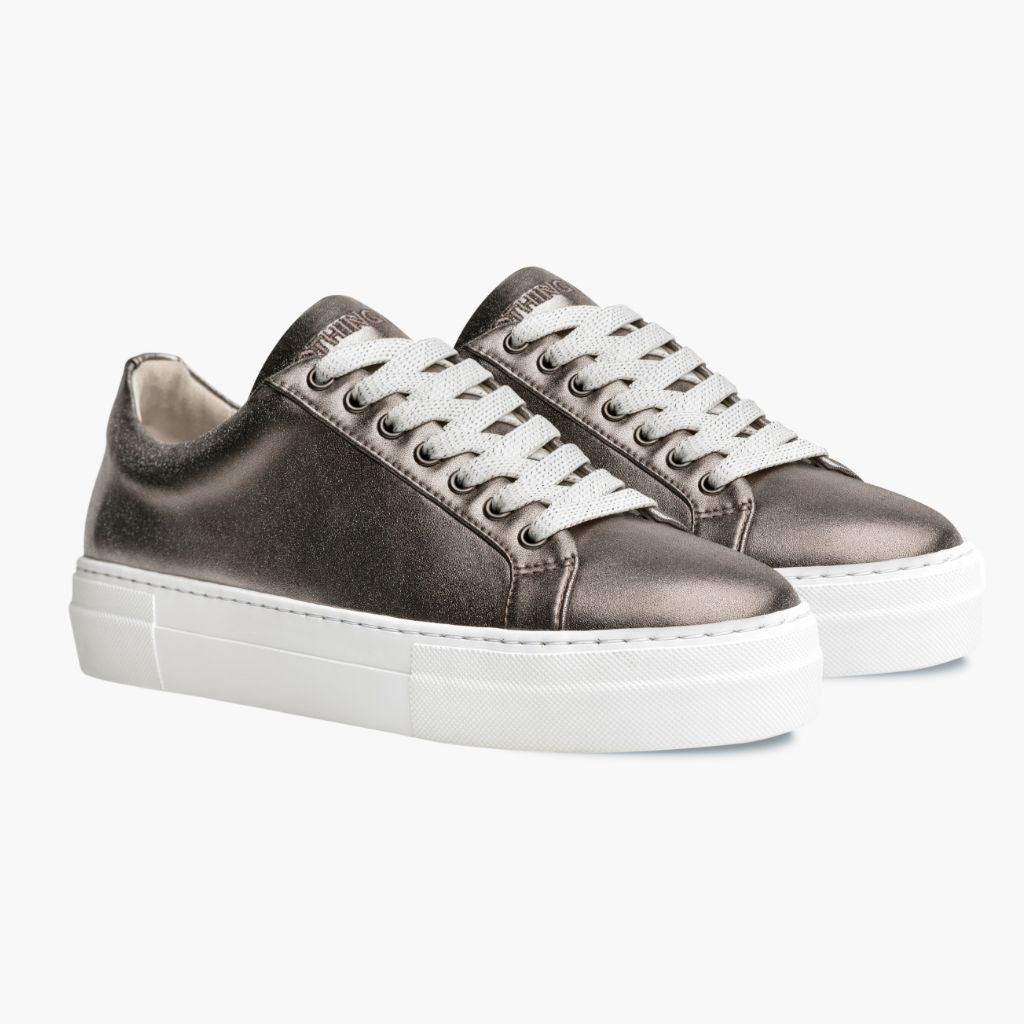 Women's Nova Upcycled Leather Sneaker In Platinum - Nothing New®