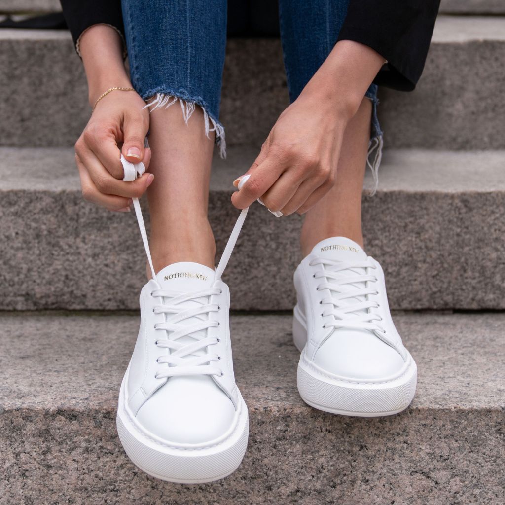 CATCHER White Suede Low-Top Lace-Up Sneaker | Women's Sneakers – Steve  Madden
