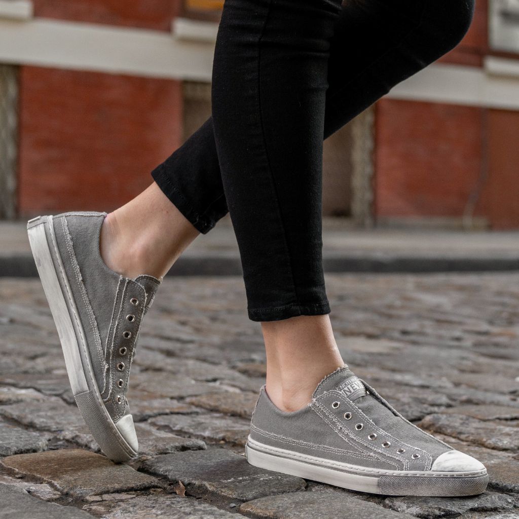 Women's Wave Slip-On Sneaker in Off-White - Nothing New®